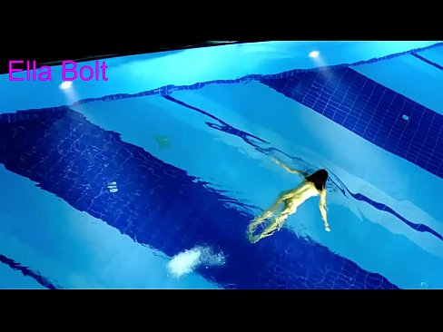 ❤️ หยุดดูไม่ได้เลย หนุ่มผมบลอนด์โดนจับได้ว่ายเปลือยกายอยู่ใน ELLA BOLT resort pool ร่าน ที่เรา ❌️